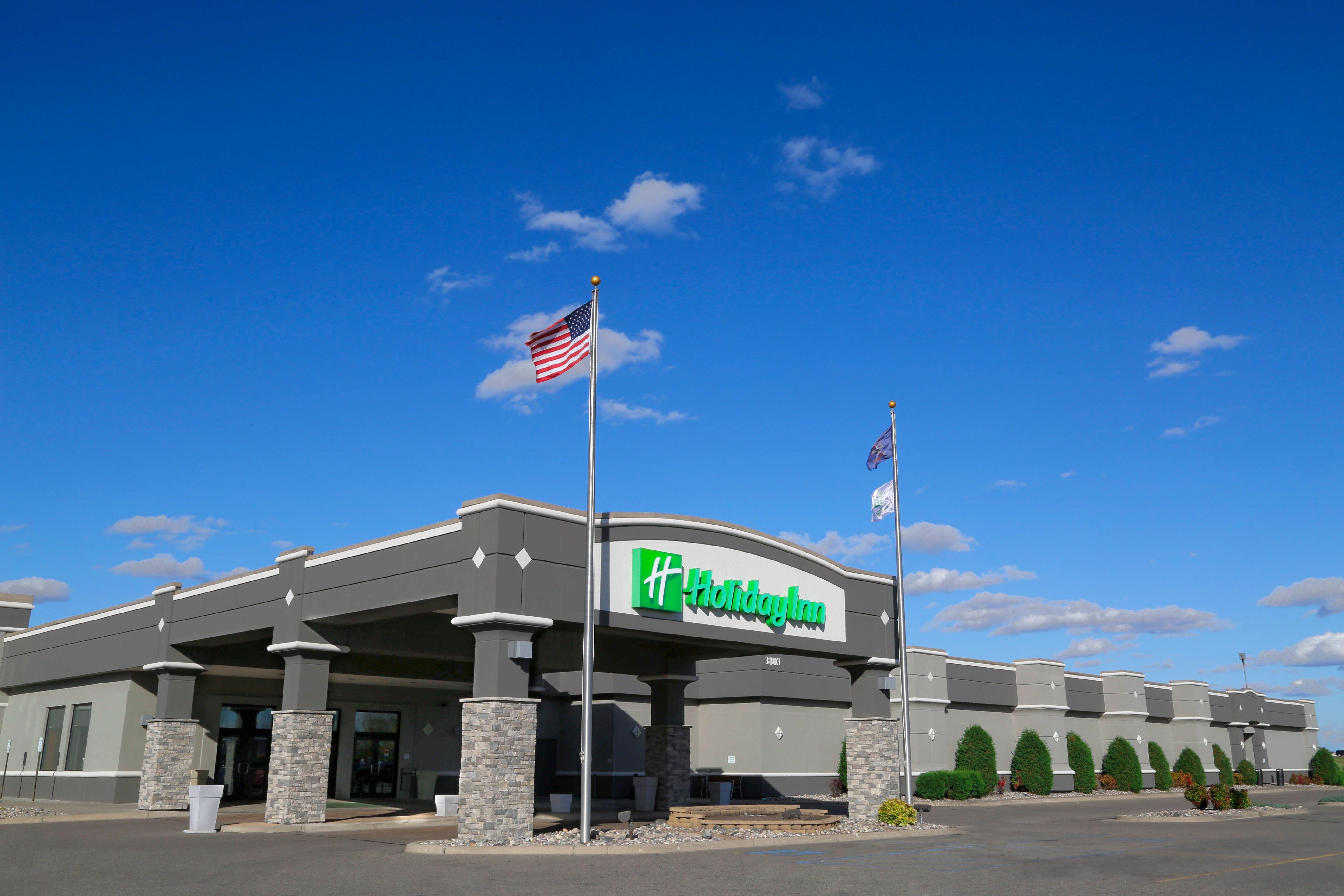 Holiday Inn Fargo By Ihg Exterior photo